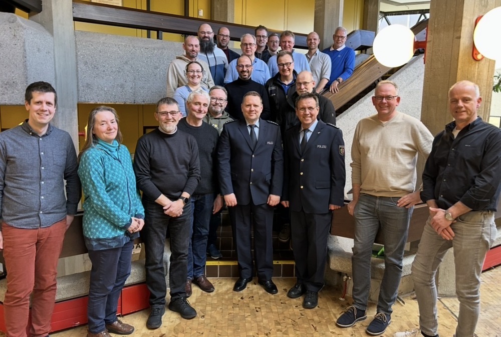 Foto: Schützenvereine, Stadt und Polizei treffen sich im Rathaus