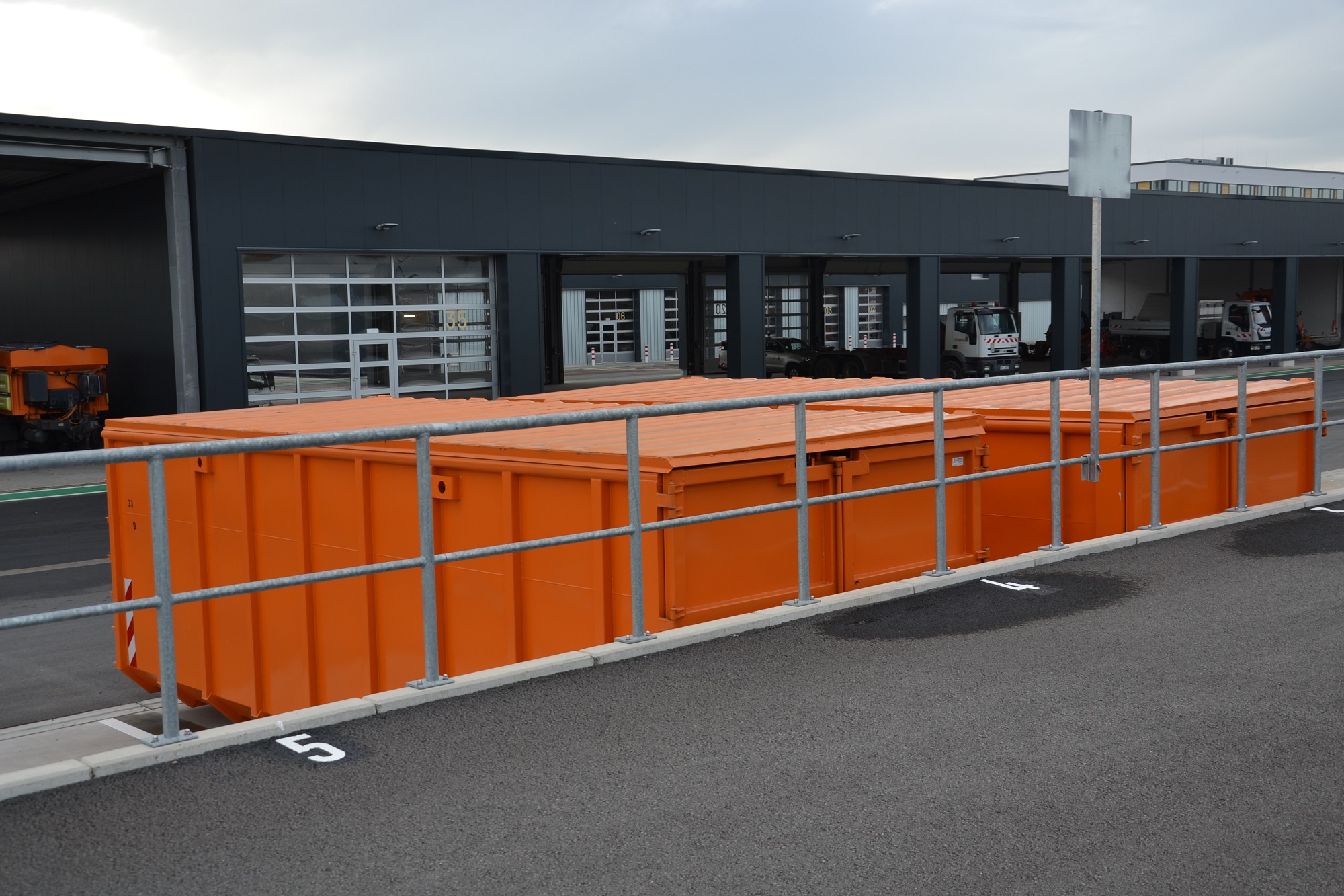 Foto: Container an der Abgabestelle am Wertstoffhof