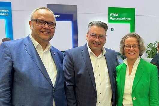 Foto: Stefan Deimann mit NRW-Bauministerin Ina Scharrenbach und Bürgermeister Dr. Alexander Berger 