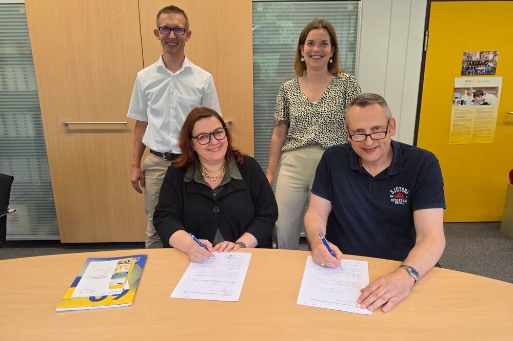 Kooperation ermöglicht MINT-EC-Zertifikate für Schülerinnen und Schüler des Städt. Gymnasiums
