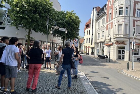 Foto: Gruppe an der Ecke Oststraße