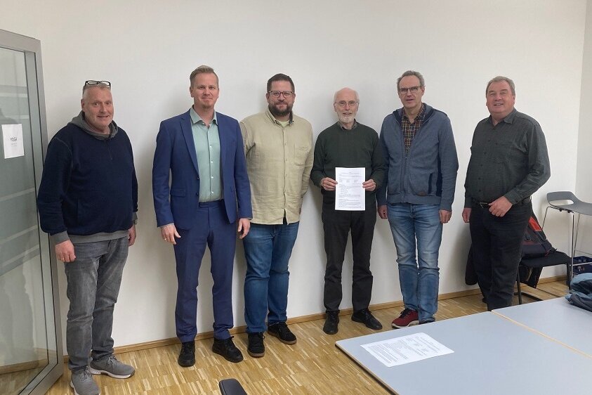 VERENA übergibt Photovoltaikanlage der Overbergschule an die Stadt Ahlen