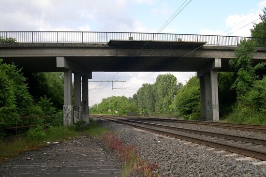 Foto: Die Eisenbahnbrücke im Morgenbruch wird ab 23. Juni umfassend saniert. 