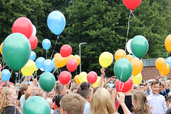 Für viele Ahlener Kinder steht im Sommer der Wechsel zur weiterführenden Schule an. Die Anmeldungen stehen nun an.