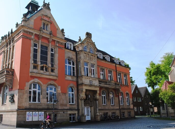 Foto: Altes Rathaus, VHS im Sommer