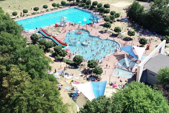 Luftaufnahme Freibad