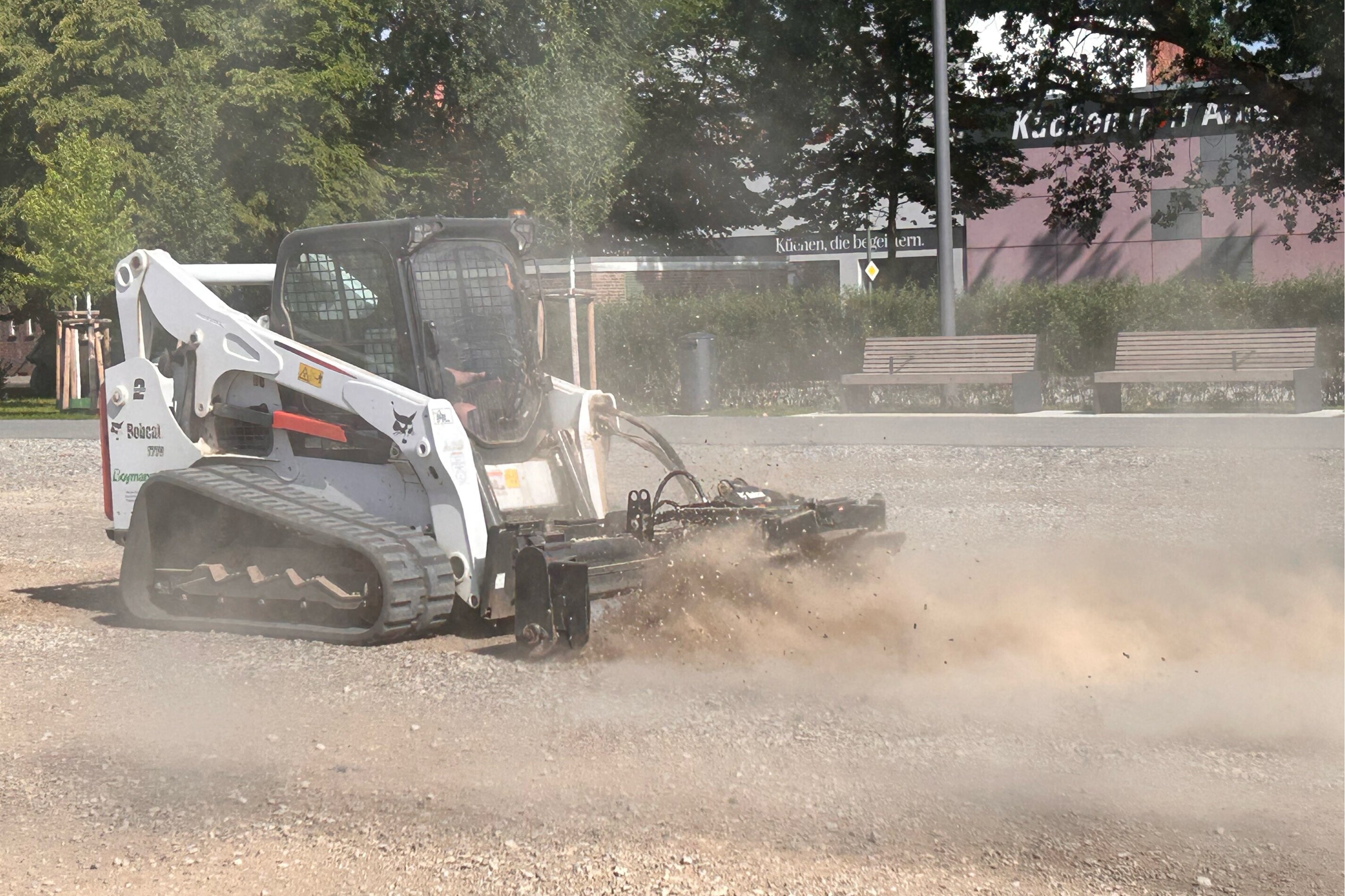 Eine staubige Angelegenheit auf dem Dr.-Paul-Rosenbaum-Platz